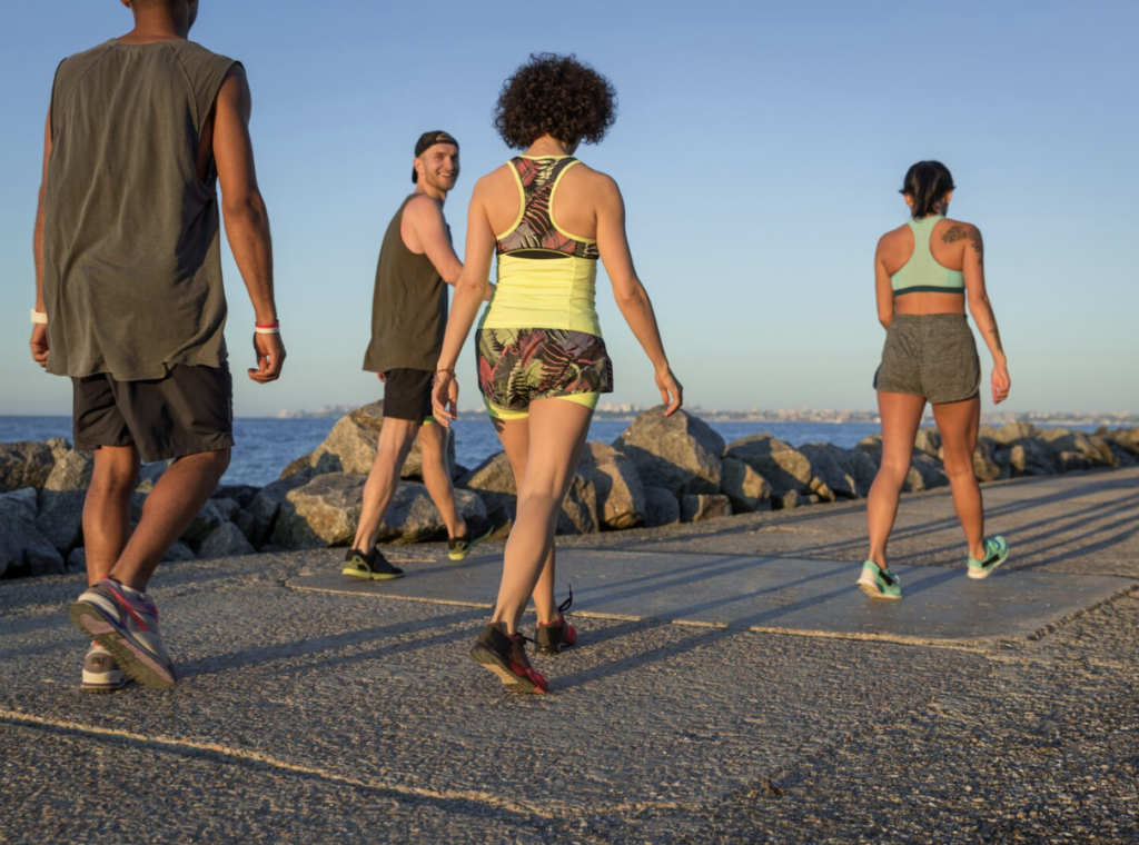 Course d'iroman à Nice, course sur la promenade des anglais.